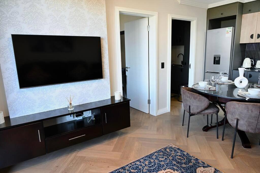 Bgs - Nine Palms Luxury Two Bed